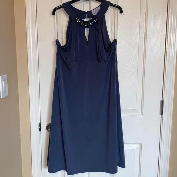 Beautiful gray dress - Picture 1 of 2